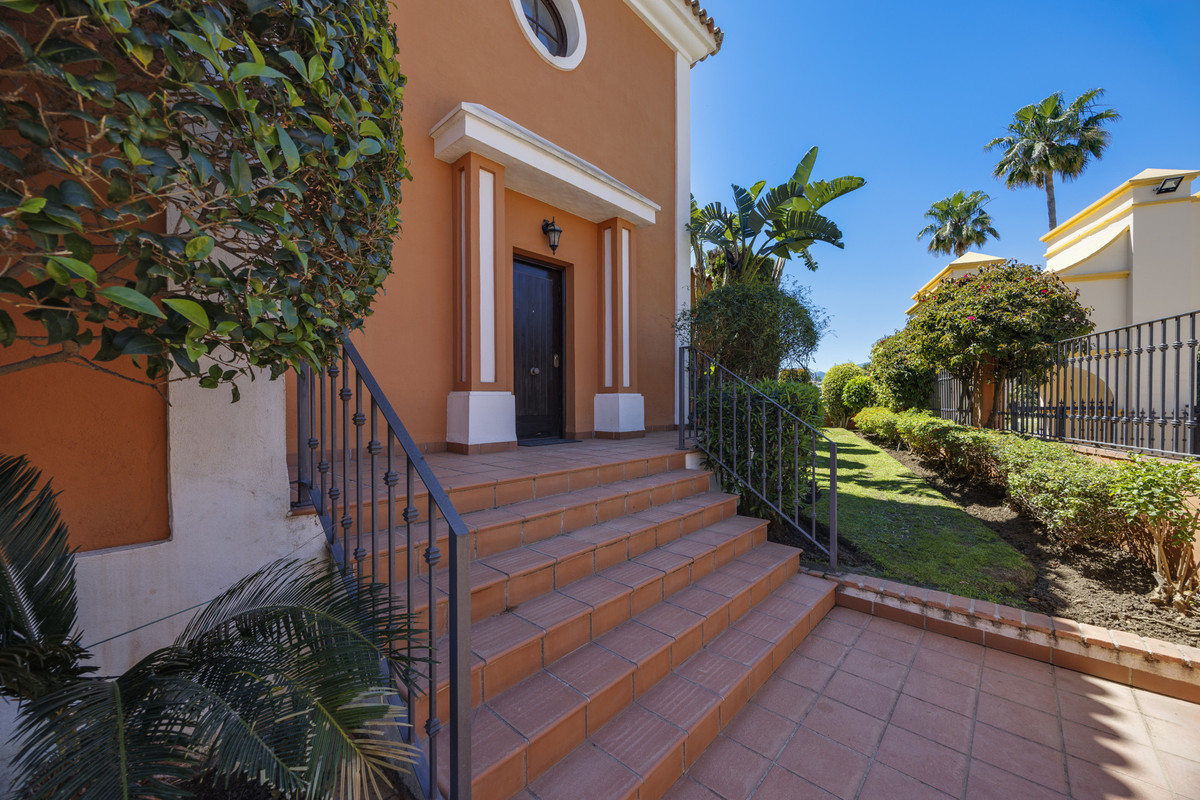 5 Bed Townhouse for sale in Guadalmina Alta Costa Del Sol, Málaga, Spain