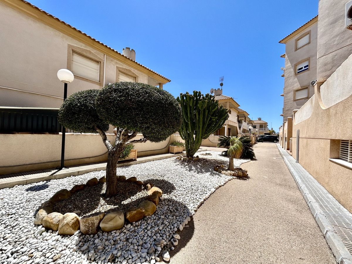Se vende Apartamento Planta Media de 2 dormitorios en Costa Blanca, Alicante, España