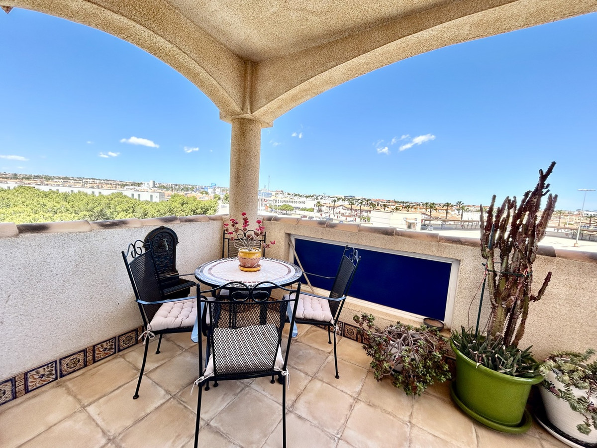 Se vende Apartamento Planta Media de 2 dormitorios en Costa Blanca, Alicante, España