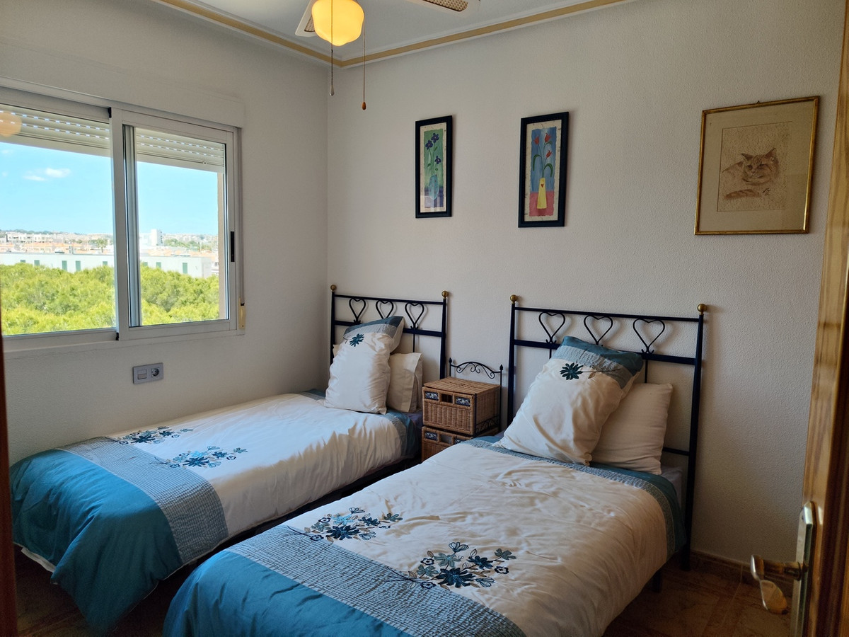 Se vende Apartamento Planta Media de 2 dormitorios en Costa Blanca, Alicante, España