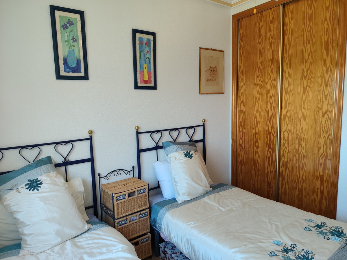 Se vende Apartamento Planta Media de 2 dormitorios en Costa Blanca, Alicante, España