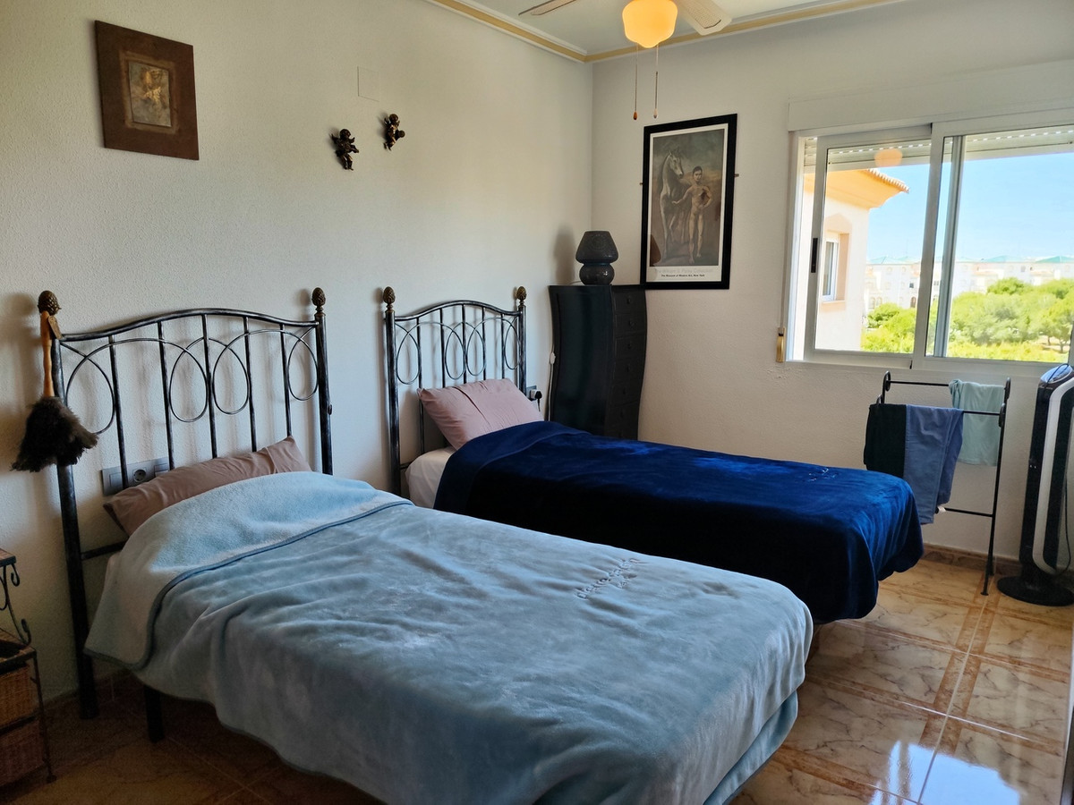 Se vende Apartamento Planta Media de 2 dormitorios en Costa Blanca, Alicante, España