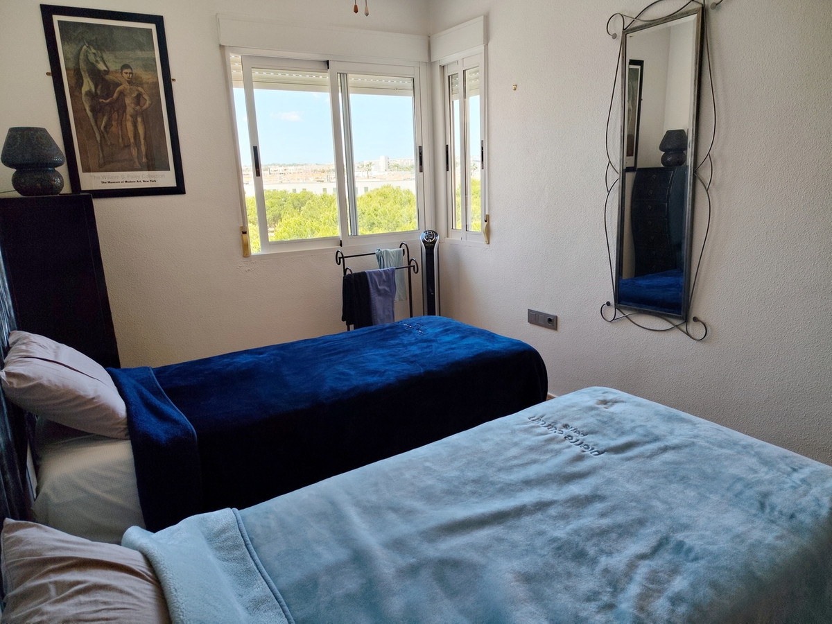 Se vende Apartamento Planta Media de 2 dormitorios en Costa Blanca, Alicante, España