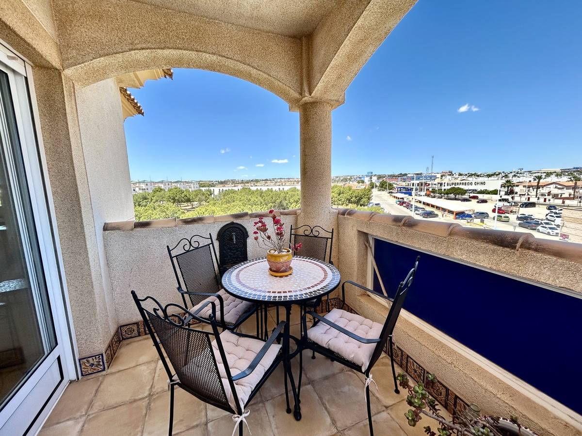 Se vende Apartamento Planta Media de 2 dormitorios en Costa Blanca, Alicante, España
