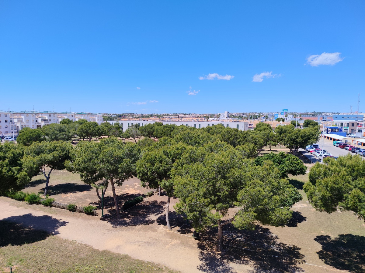 Se vende Apartamento Planta Media de 2 dormitorios en Costa Blanca, Alicante, España