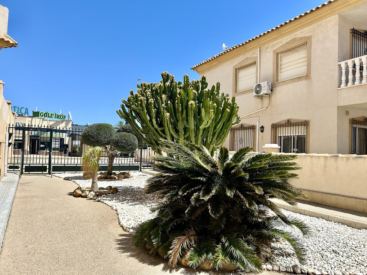 Se vende Apartamento Planta Media de 2 dormitorios en Costa Blanca, Alicante, España