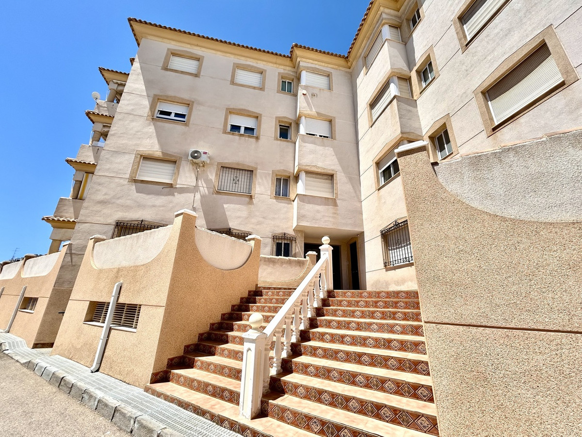 Se vende Apartamento Planta Media de 2 dormitorios en Costa Blanca, Alicante, España