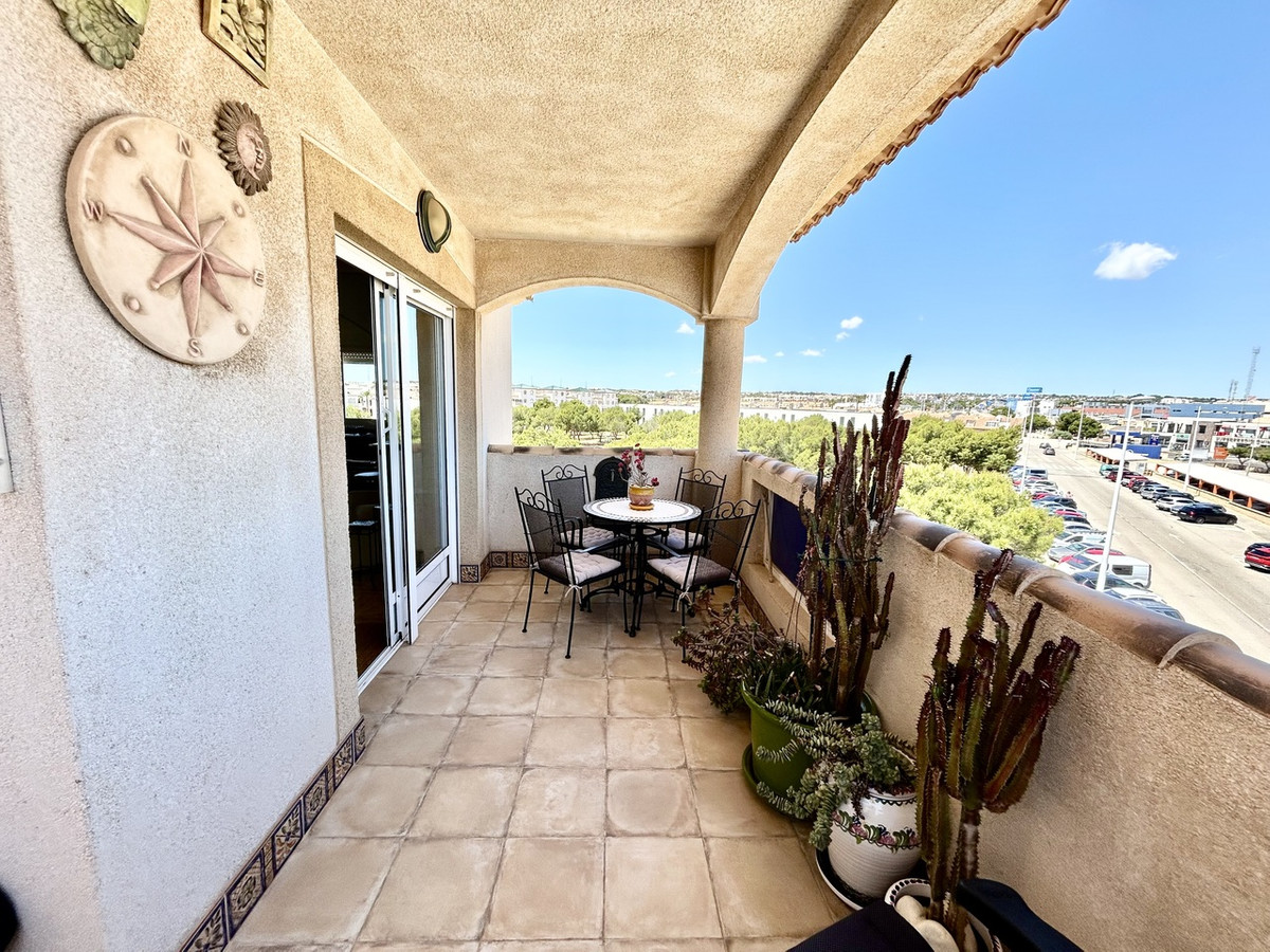 Se vende Apartamento Planta Media de 2 dormitorios en Costa Blanca, Alicante, España