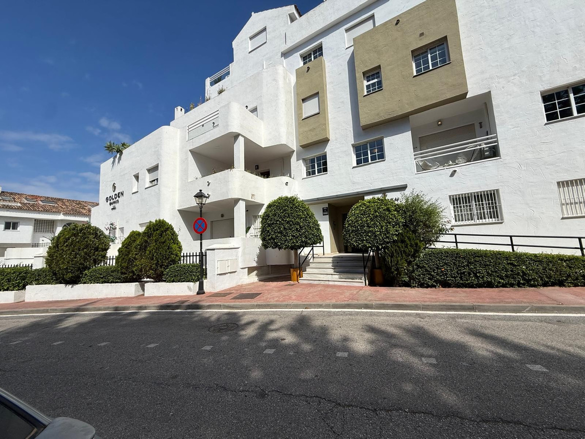 Se vende Apartamento Planta Media de 2 dormitorios en Costa Del Sol, Málaga, España