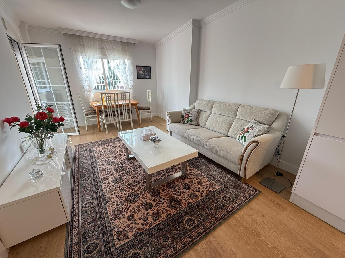 Se vende Apartamento Planta Media de 2 dormitorios en Costa Del Sol, Málaga, España