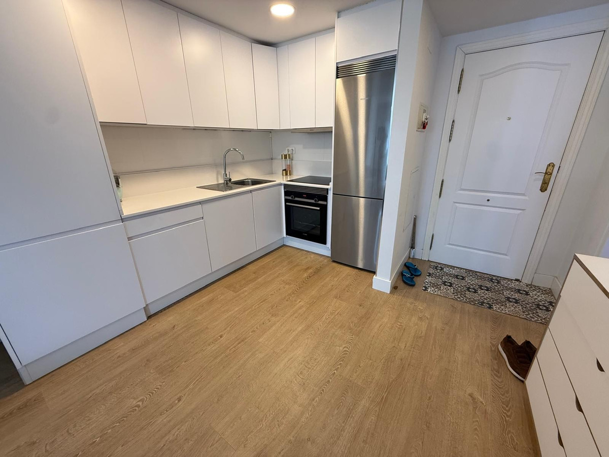 Se vende Apartamento Planta Media de 2 dormitorios en Costa Del Sol, Málaga, España