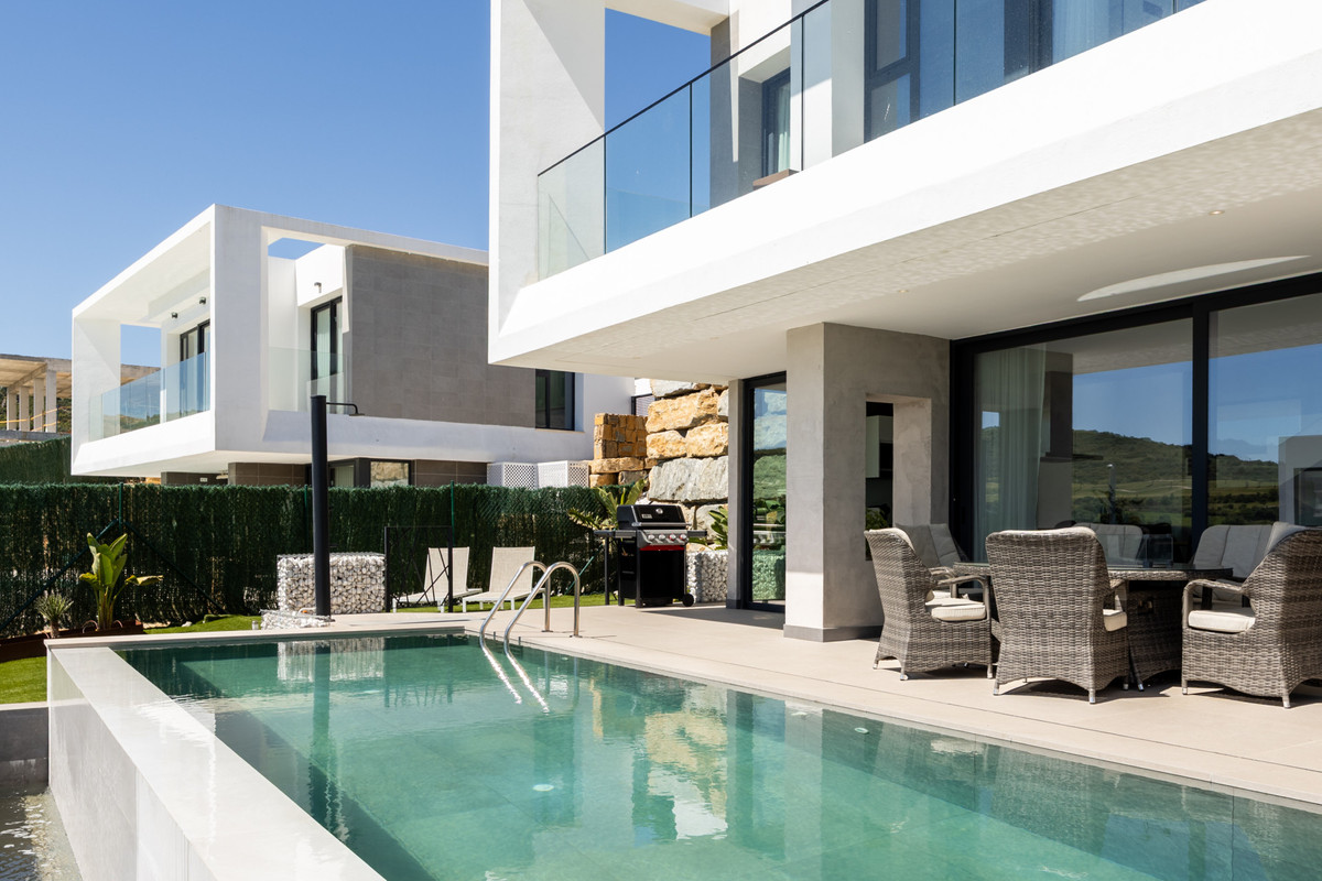4 Bed Townhouse for sale in Valle Romano Costa Del Sol, Málaga, Spain