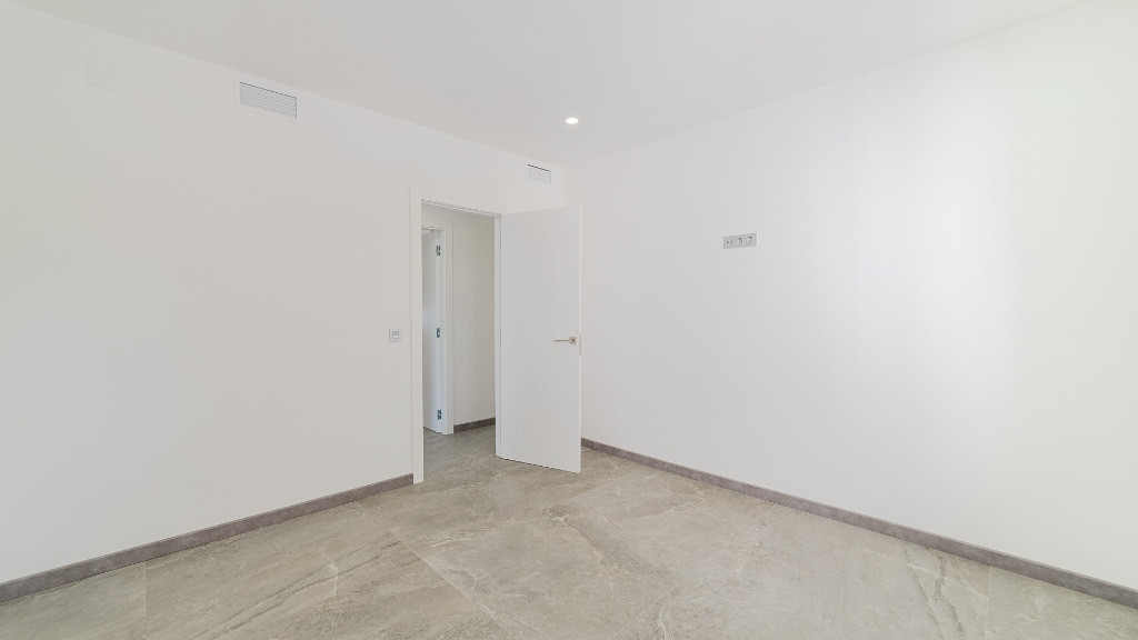 Se vende Villa - Chalet de 6 dormitorios en Costa Blanca, Alicante, España