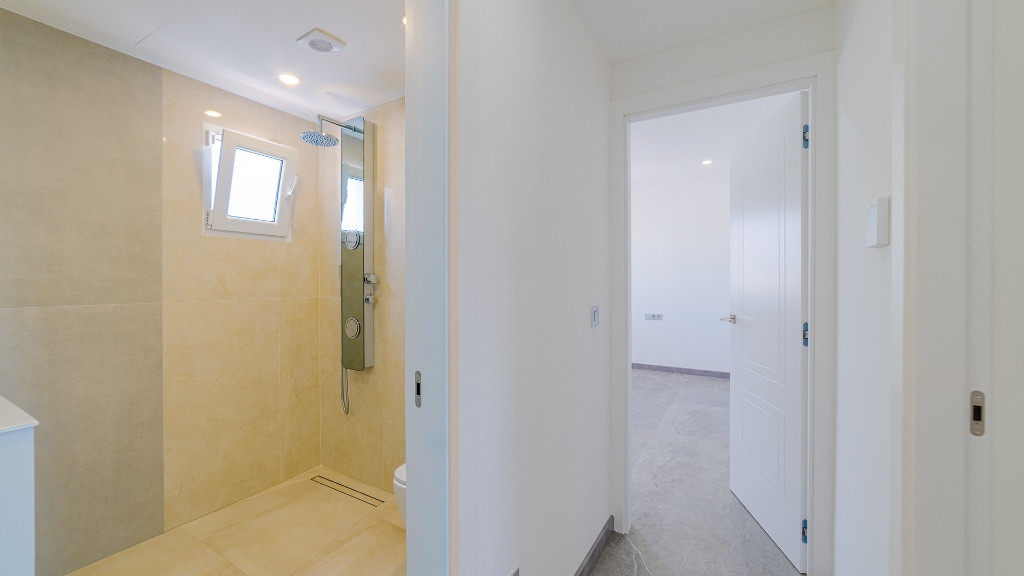 Se vende Villa - Chalet de 6 dormitorios en Costa Blanca, Alicante, España