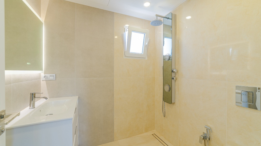 Se vende Villa - Chalet de 6 dormitorios en Costa Blanca, Alicante, España