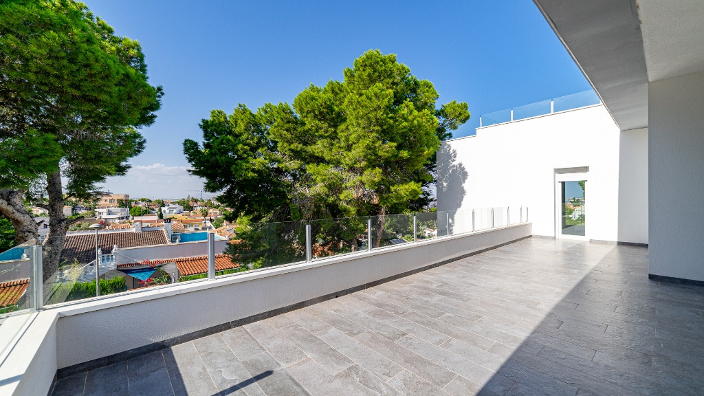 Se vende Villa - Chalet de 6 dormitorios en Costa Blanca, Alicante, España