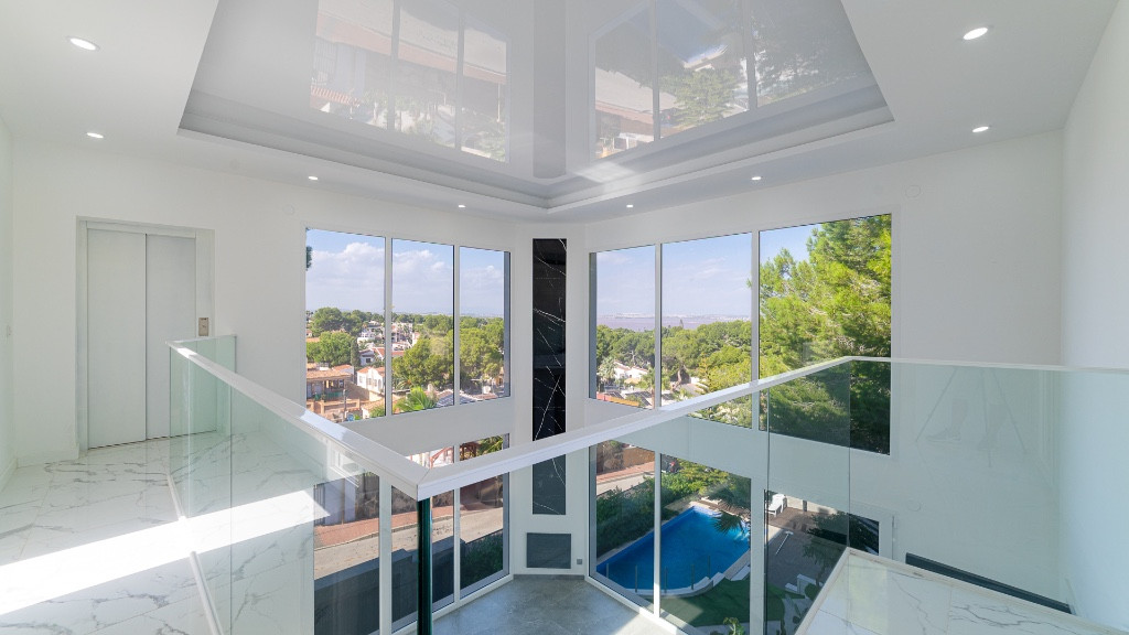 Se vende Villa - Chalet de 6 dormitorios en Costa Blanca, Alicante, España