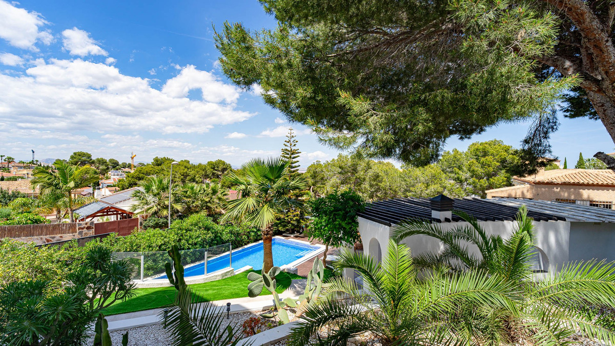 Se vende Villa - Chalet de 6 dormitorios en Costa Blanca, Alicante, España