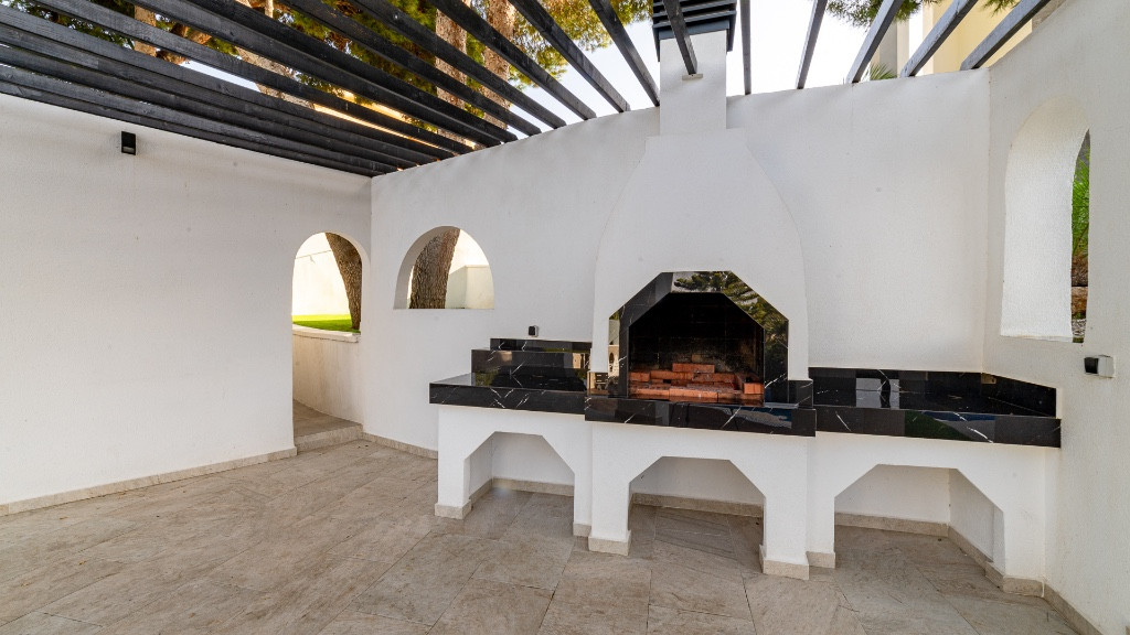 Se vende Villa - Chalet de 6 dormitorios en Costa Blanca, Alicante, España