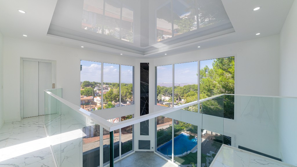 Se vende Villa - Chalet de 6 dormitorios en Costa Blanca, Alicante, España