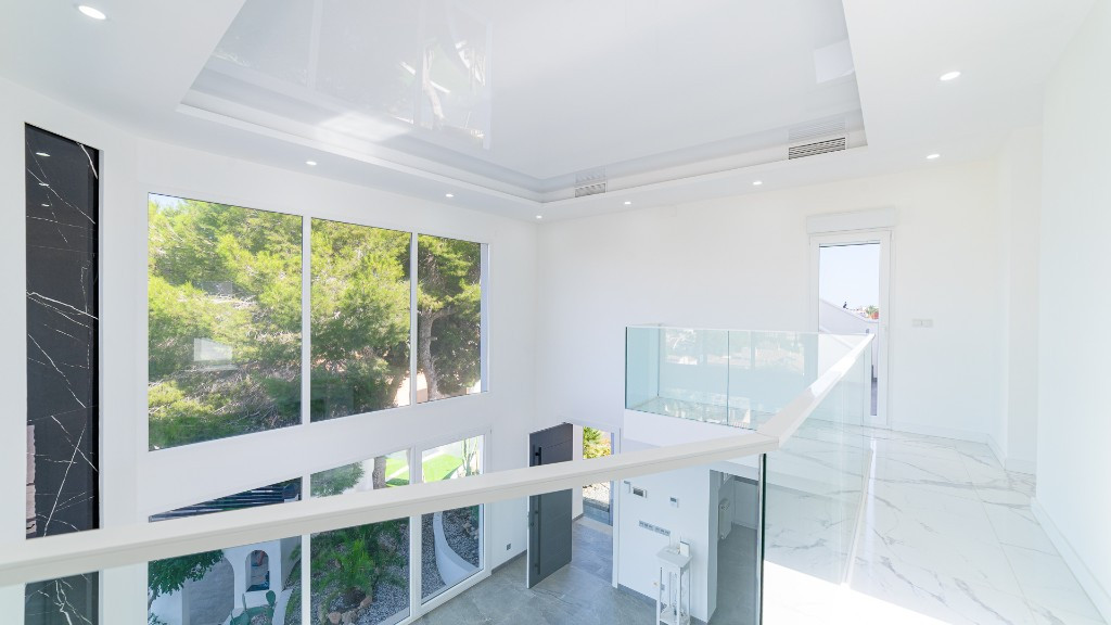 Se vende Villa - Chalet de 6 dormitorios en Costa Blanca, Alicante, España