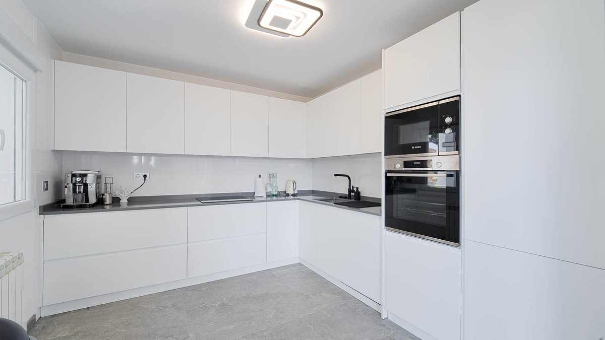 Se vende Villa - Chalet de 6 dormitorios en Costa Blanca, Alicante, España
