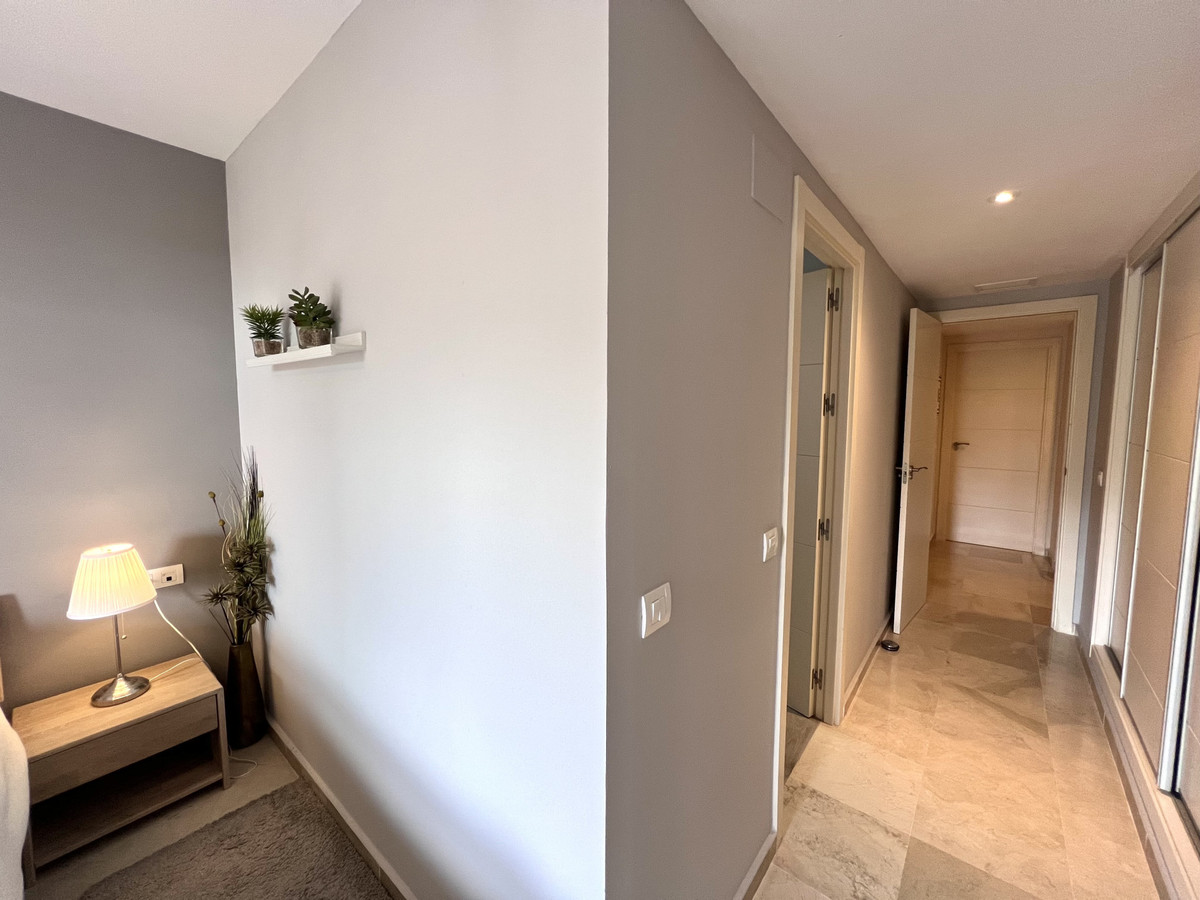Se vende Apartamento Planta Media de 2 dormitorios en Costa Del Sol, Cadiz, España