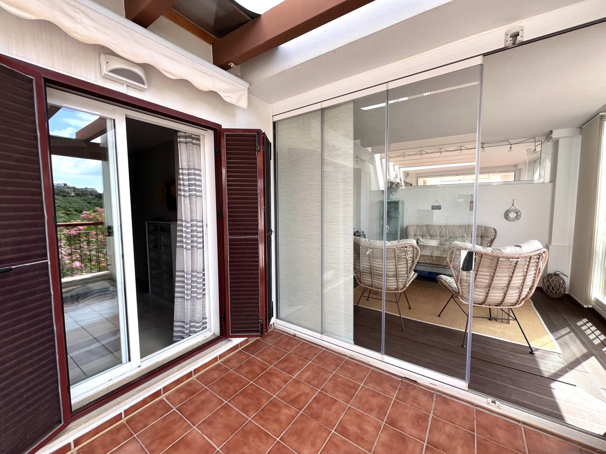 Se vende Apartamento Planta Media de 2 dormitorios en Costa Del Sol, Cadiz, España