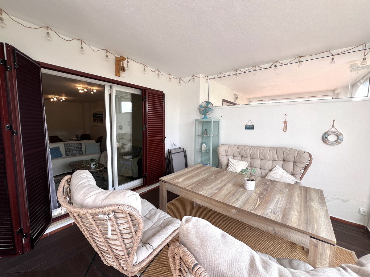 Se vende Apartamento Planta Media de 2 dormitorios en Costa Del Sol, Cadiz, España