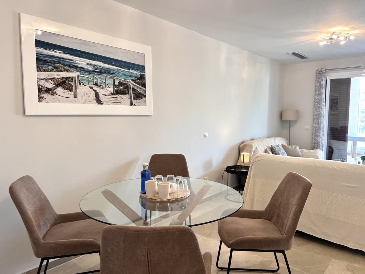 Se vende Apartamento Planta Media de 2 dormitorios en Costa Del Sol, Cadiz, España