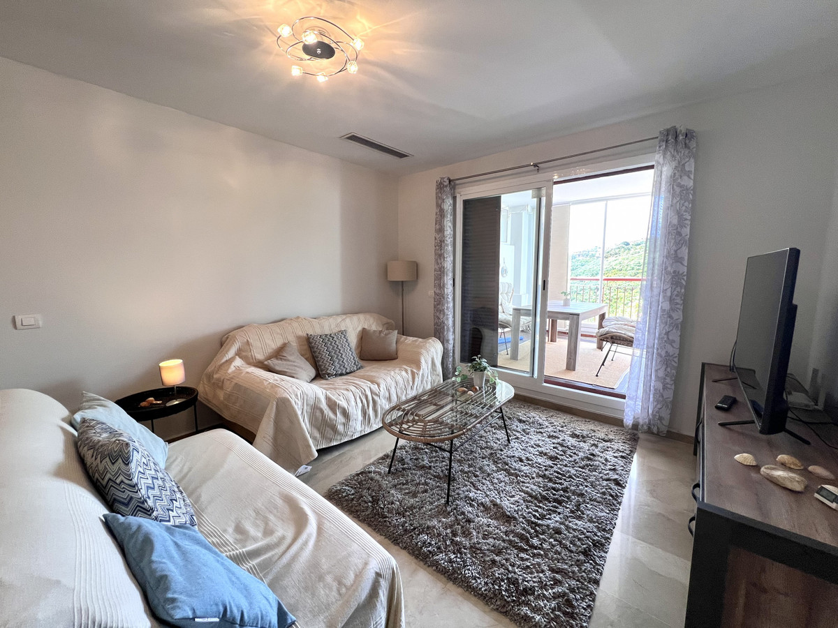 Se vende Apartamento Planta Media de 2 dormitorios en Costa Del Sol, Cadiz, España