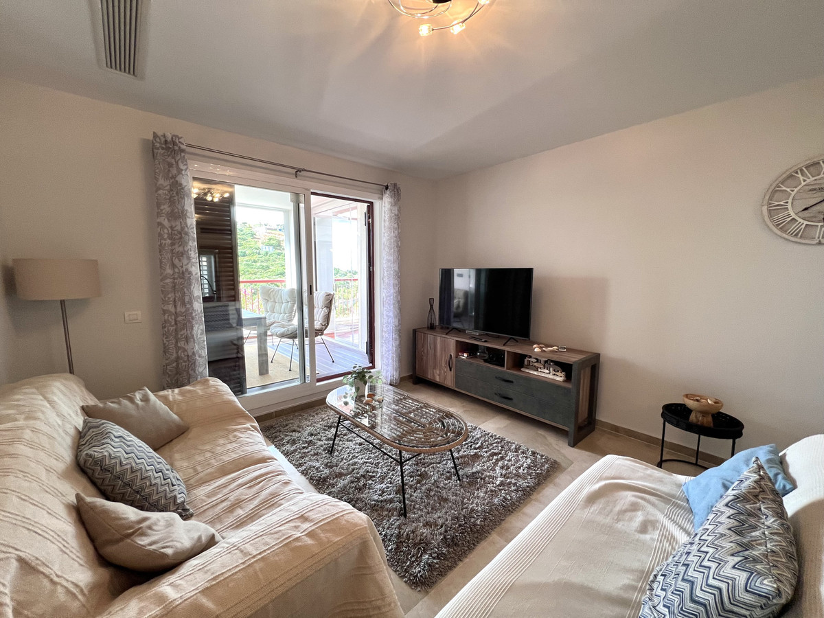 Se vende Apartamento Planta Media de 2 dormitorios en Costa Del Sol, Cadiz, España