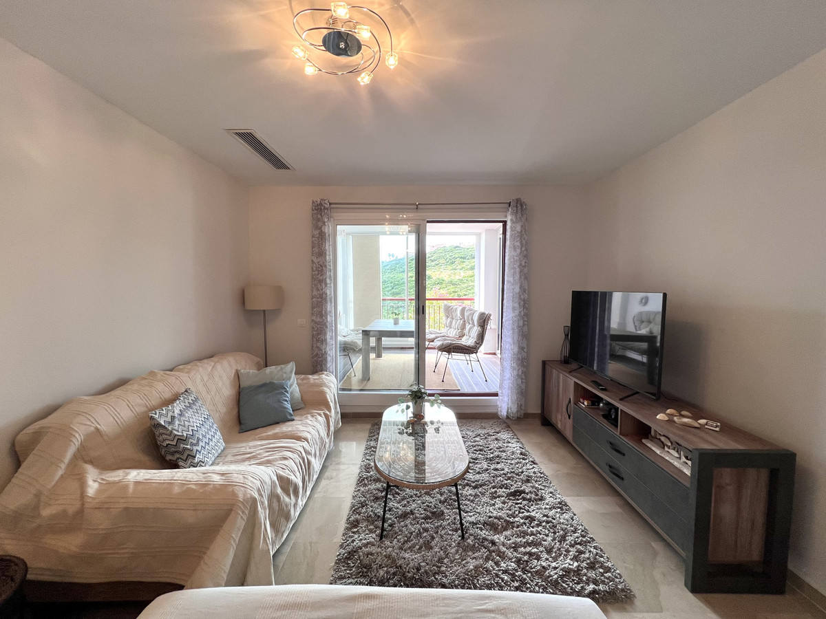 Se vende Apartamento Planta Media de 2 dormitorios en Costa Del Sol, Cadiz, España
