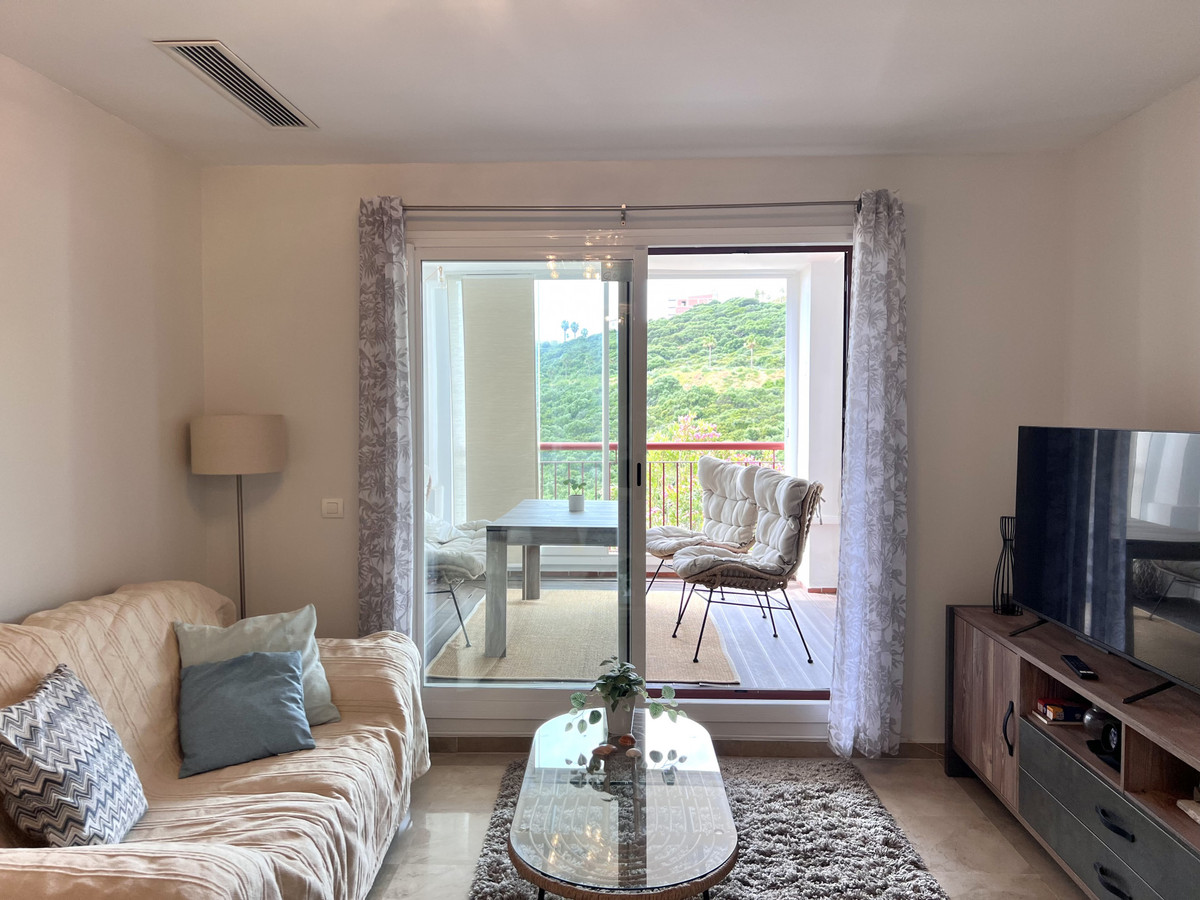 Se vende Apartamento Planta Media de 2 dormitorios en Costa Del Sol, Cadiz, España
