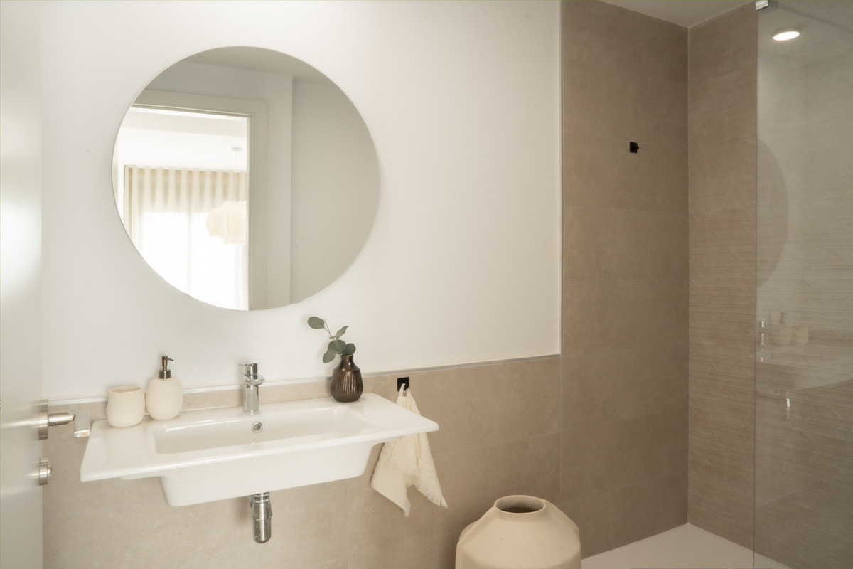 Se vende Apartamento Planta Baja de 2 dormitorios en Costa Del Sol, Málaga, España
