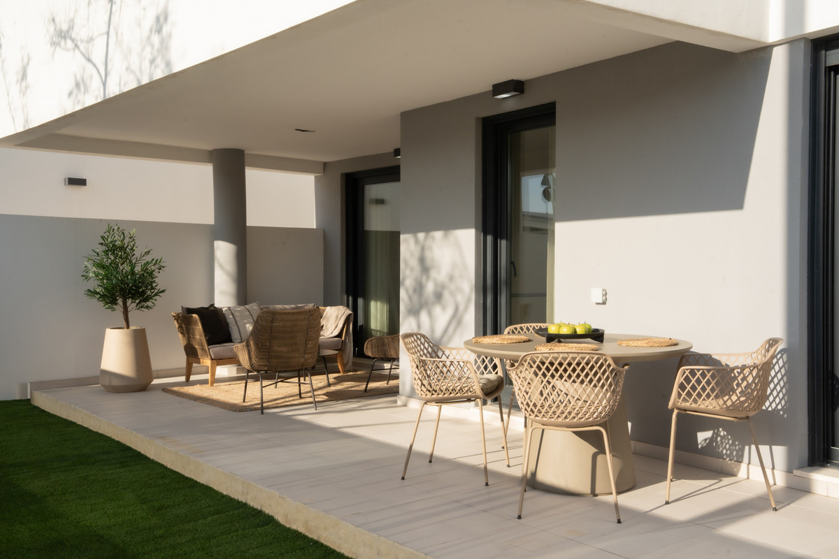 Se vende Apartamento Planta Baja de 2 dormitorios en Costa Del Sol, Málaga, España
