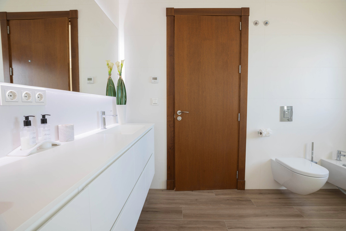 4 Bed Townhouse for sale in Benahavís Costa Del Sol, Málaga, Spain