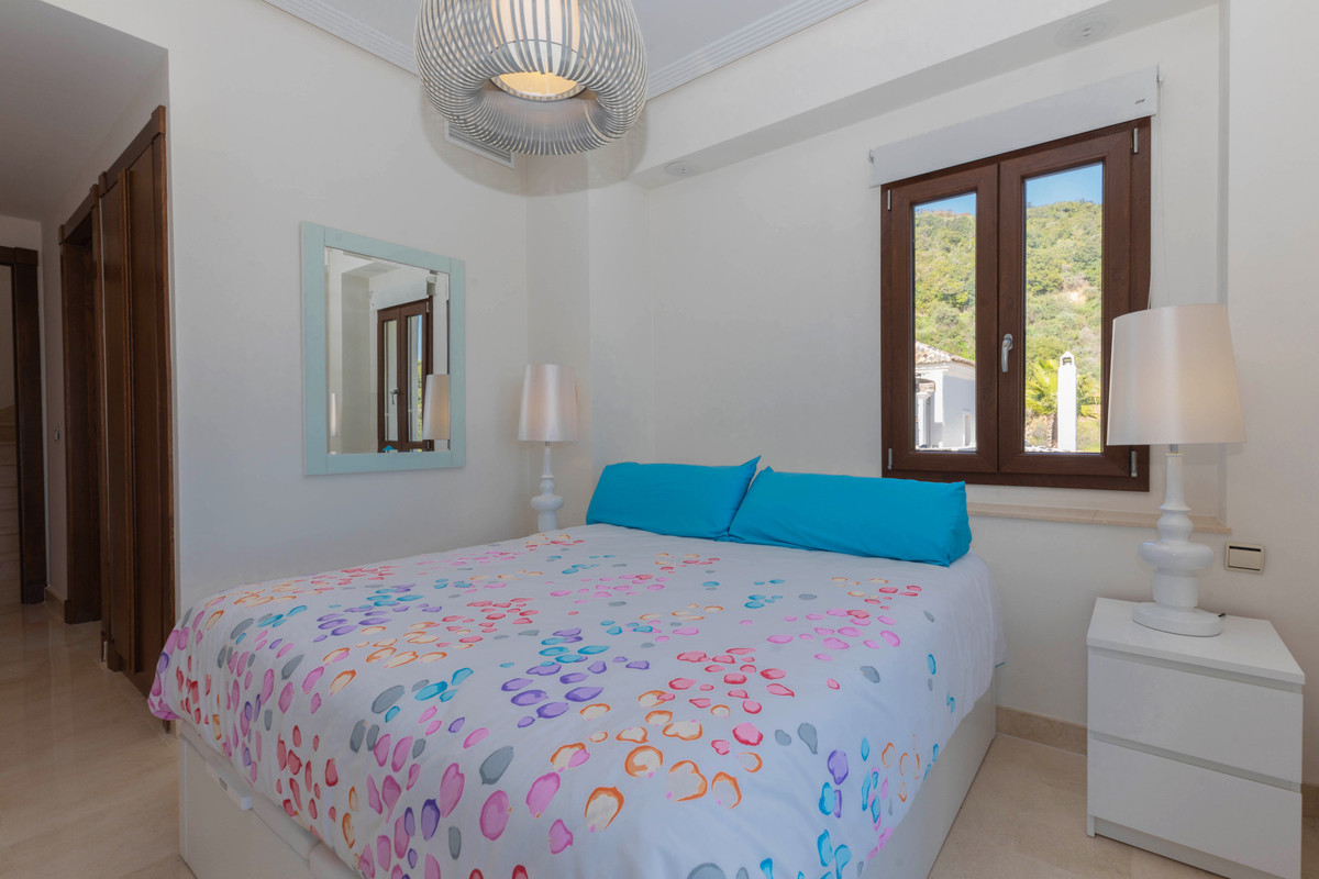 4 Bed Townhouse for sale in Benahavís Costa Del Sol, Málaga, Spain
