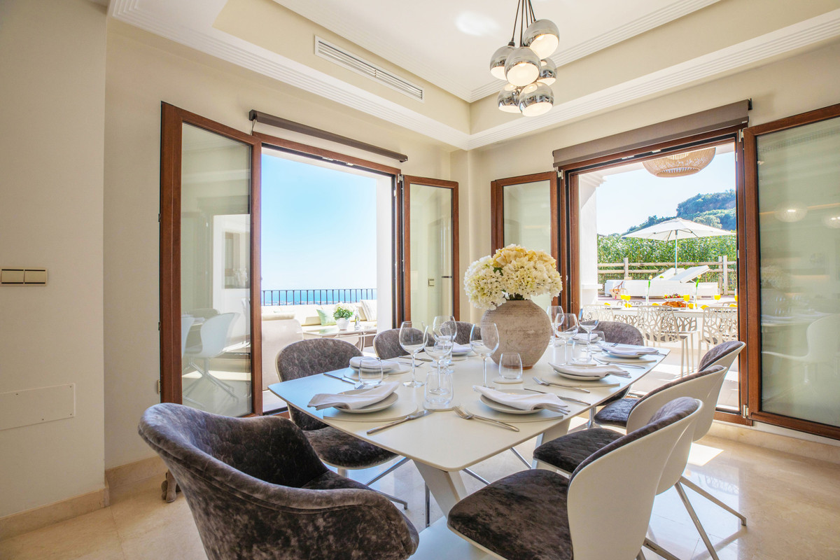 4 Bed Townhouse for sale in Benahavís Costa Del Sol, Málaga, Spain