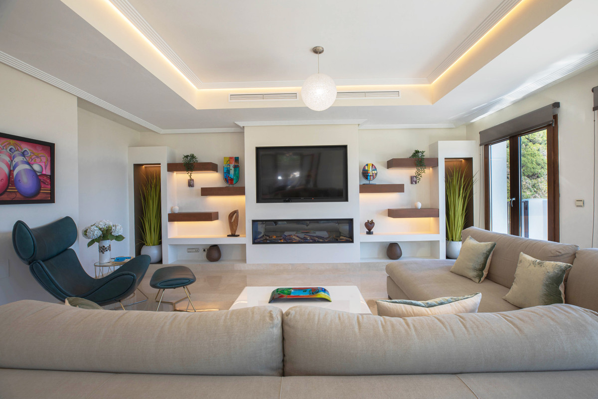 4 Bed Townhouse for sale in Benahavís Costa Del Sol, Málaga, Spain