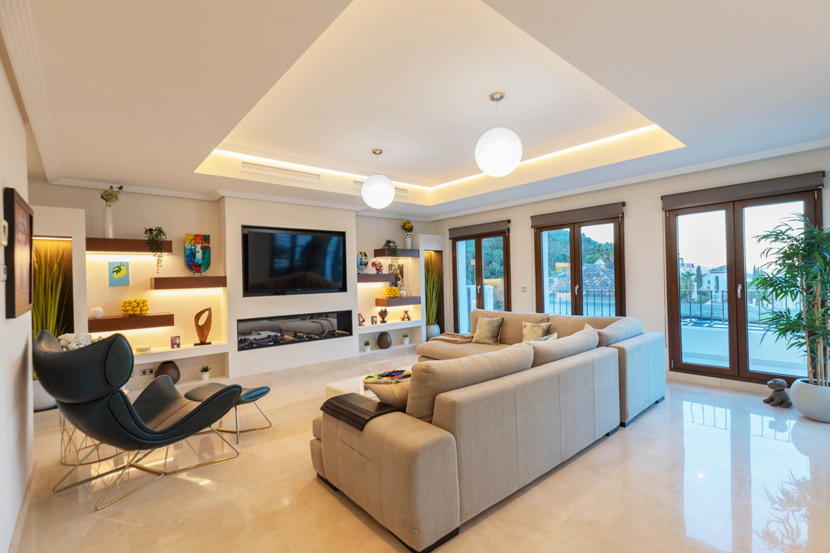 4 Bed Townhouse for sale in Benahavís Costa Del Sol, Málaga, Spain