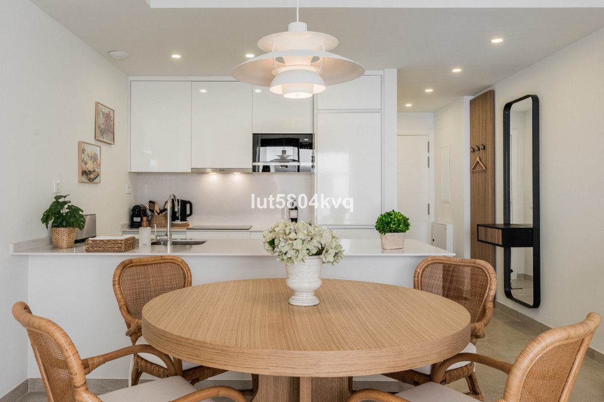 2 Bed Apartment for sale in Estepona Costa Del Sol, Málaga, Spain