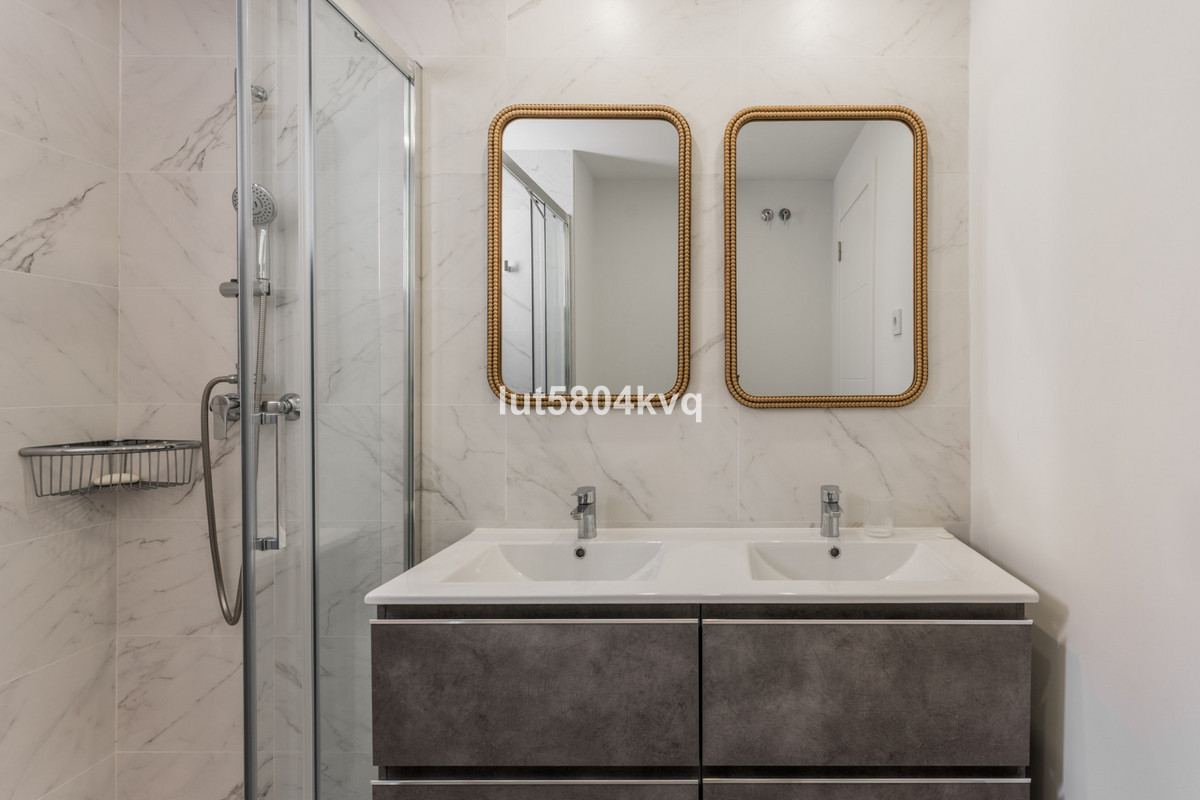 2 Bed Apartment for sale in Estepona Costa Del Sol, Málaga, Spain