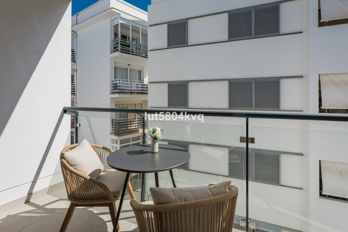 2 Bed Apartment for sale in Estepona Costa Del Sol, Málaga, Spain