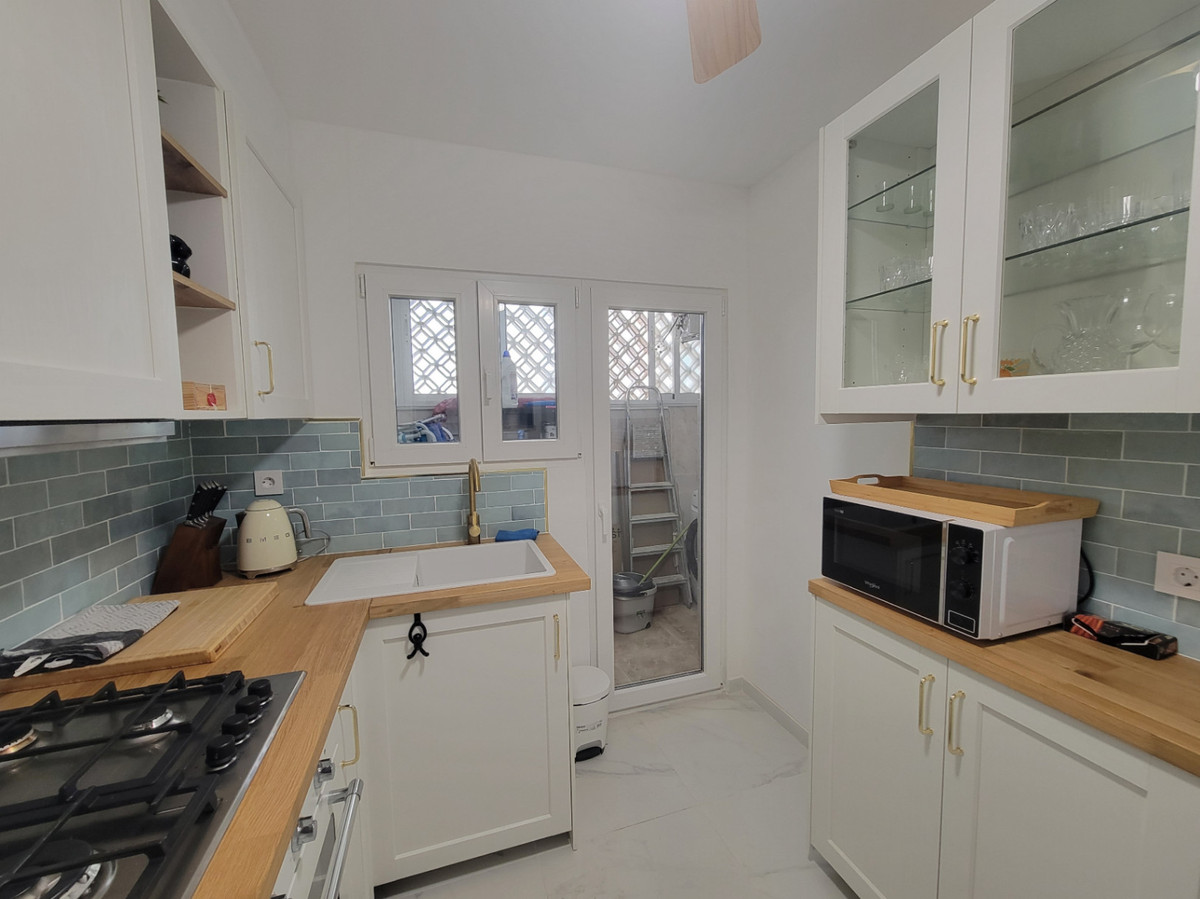 Se vende Apartamento Planta Media de 2 dormitorios en Costa Blanca, Alicante, España