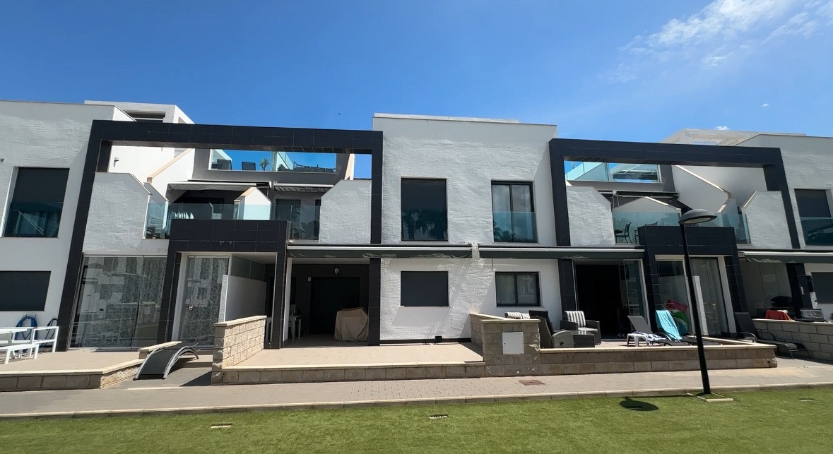 Se vende Ático de 2 dormitorios en Costa Blanca, Alicante, España