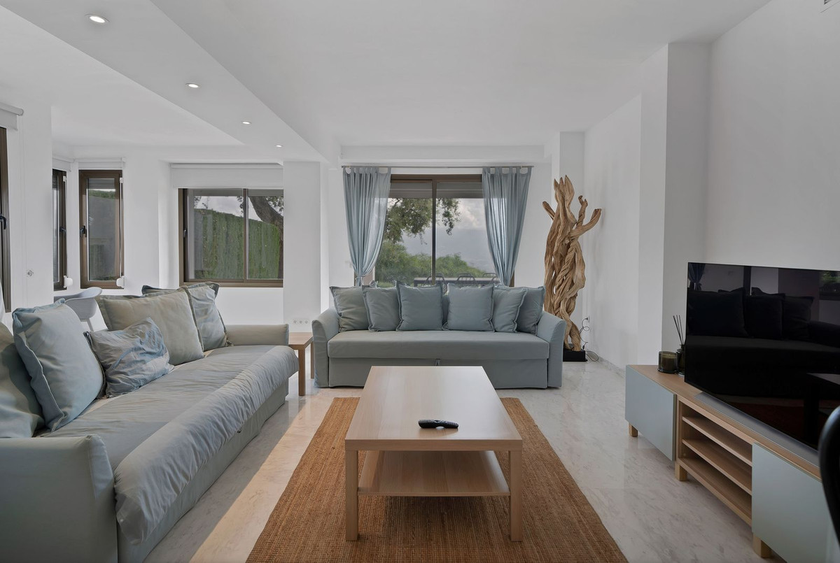 2 Bed Apartment for sale in La Mairena Costa Del Sol, Málaga, Spain