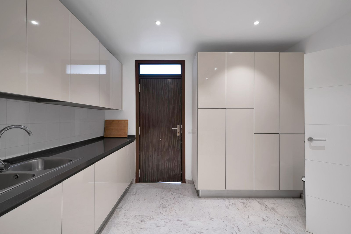 2 Bed Apartment for sale in La Mairena Costa Del Sol, Málaga, Spain