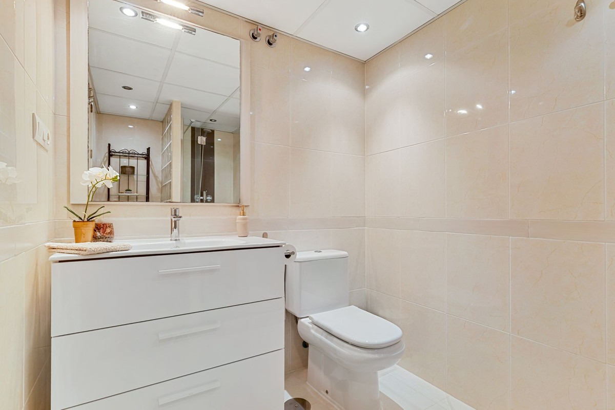 1 Bed Apartment for sale in Fuengirola Costa Del Sol, Málaga, Spain