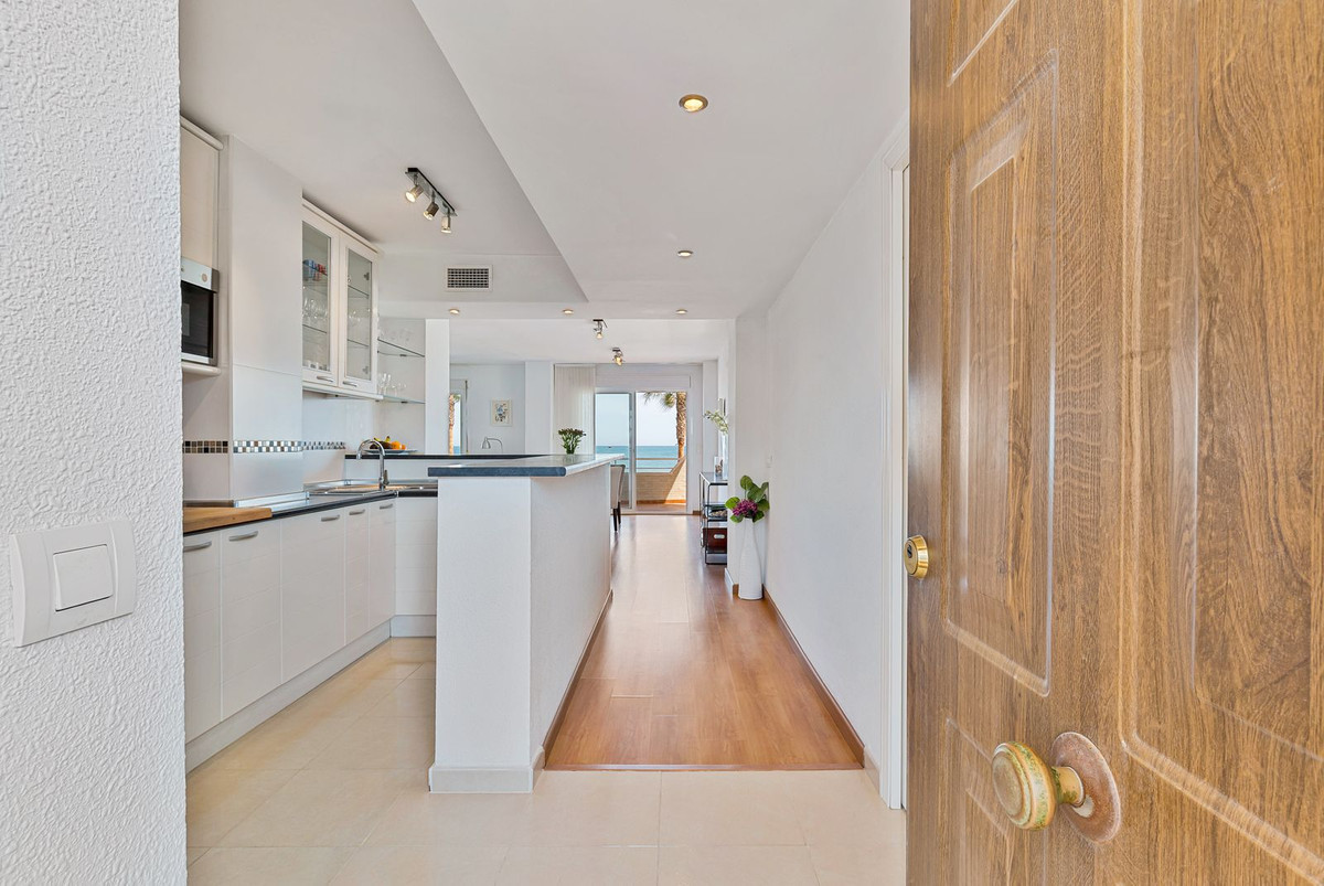 1 Bed Apartment for sale in Fuengirola Costa Del Sol, Málaga, Spain
